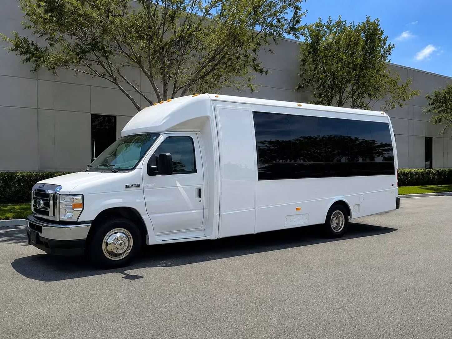 pleasant hill 15 passenger minibus rental
