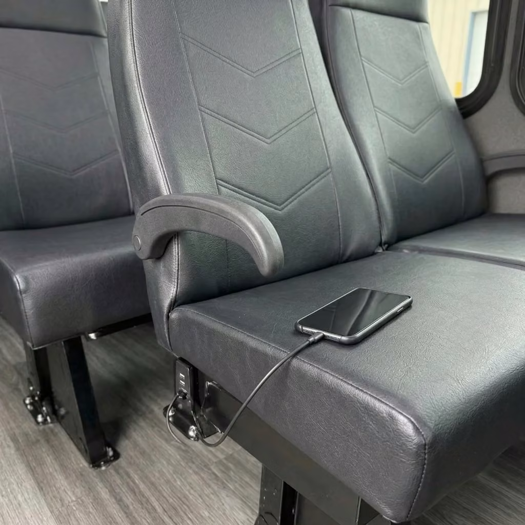 pleasant hill 15 passenger minibus usb charging