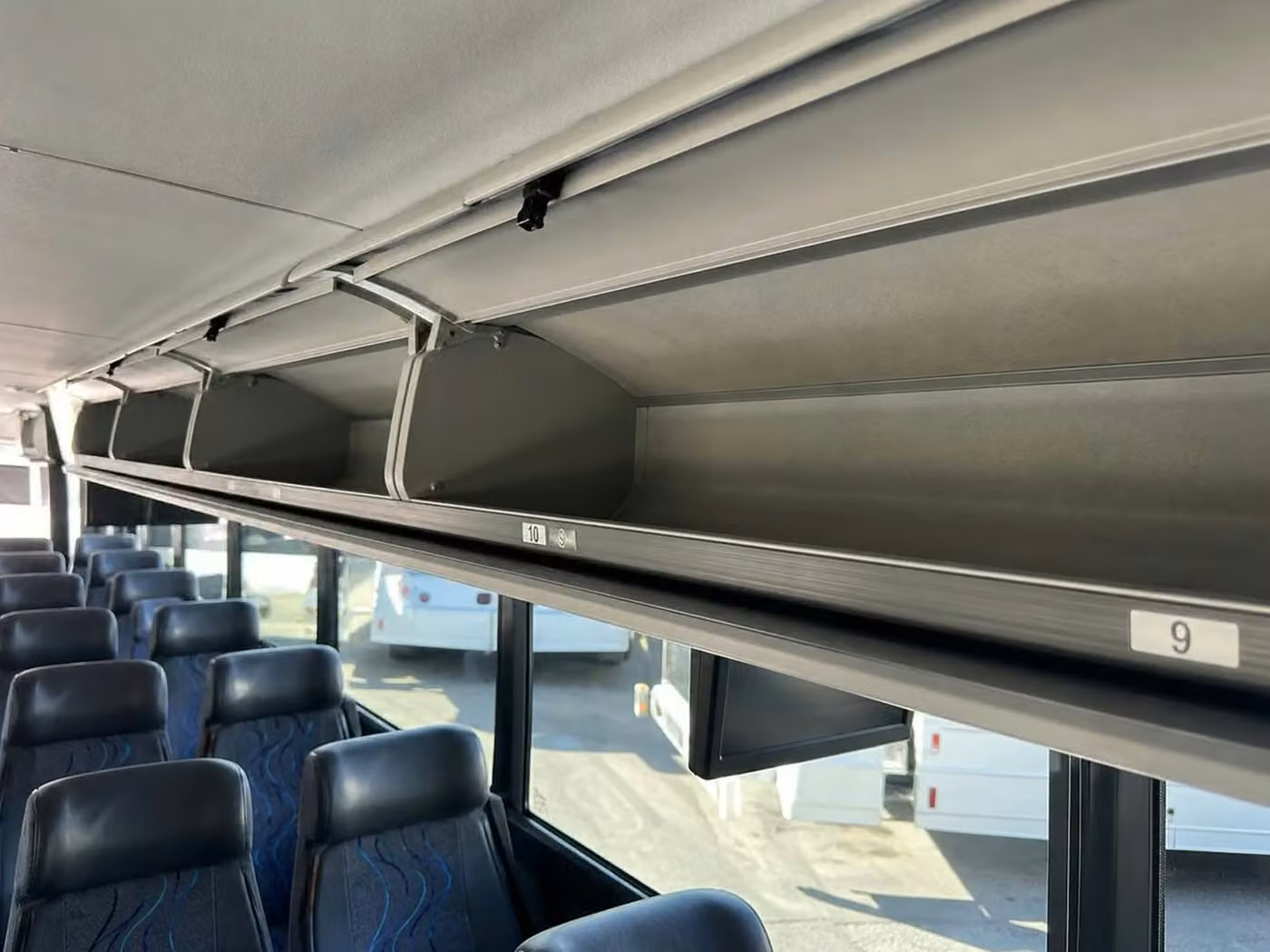 pleasant hill 18 passenger minibus overhead storage
