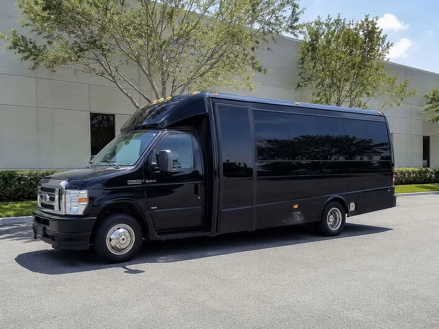 pleasant hill 18 passenger minibus rental