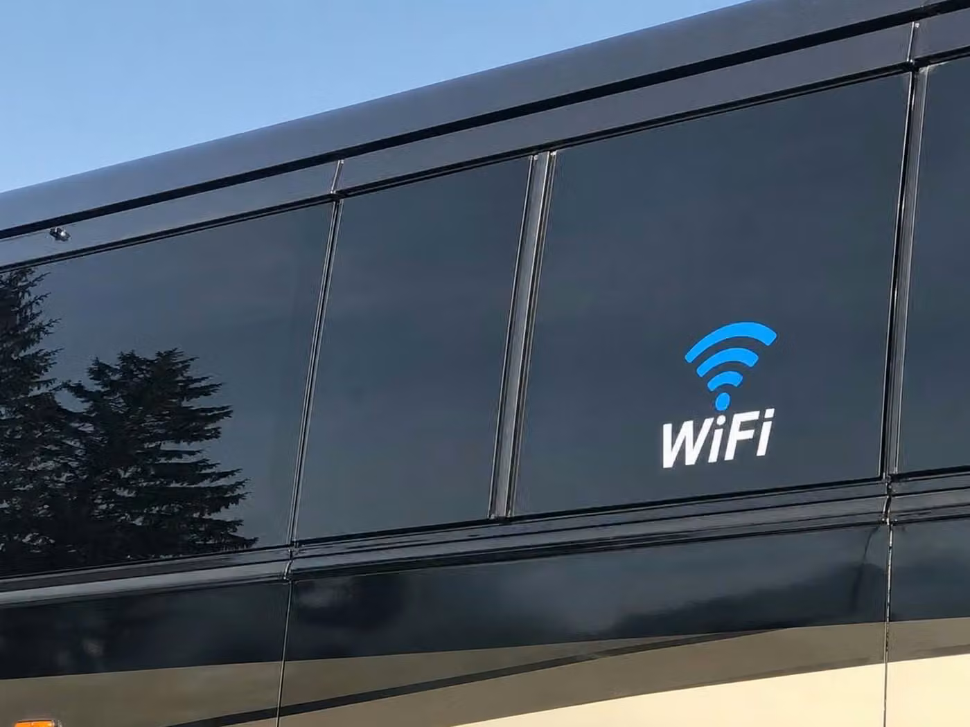 pleasant hill 20 passenger minibus wifi