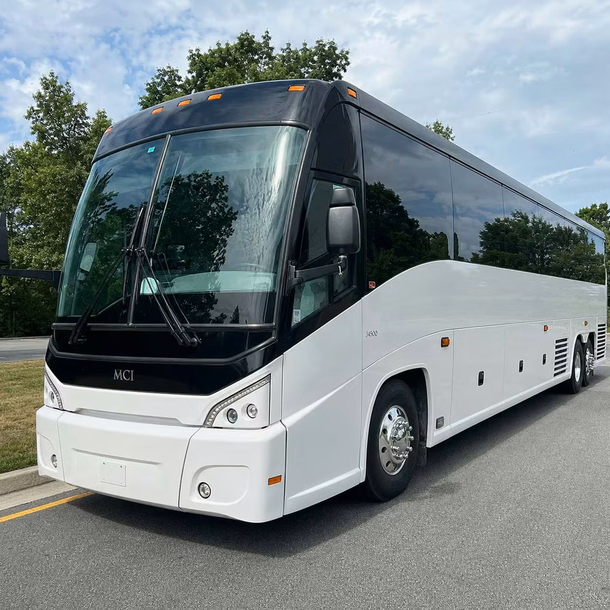 pleasant hill tour buses and airport transfers for performing artists and bands